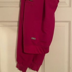 Figs zamora jogger scrubs bright fuscia womens M